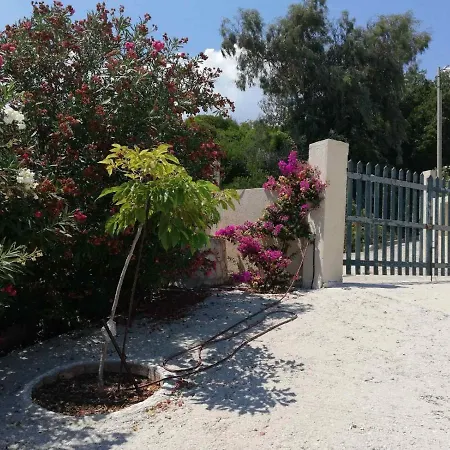 別荘 Beachfront Oleanders House In Skala *