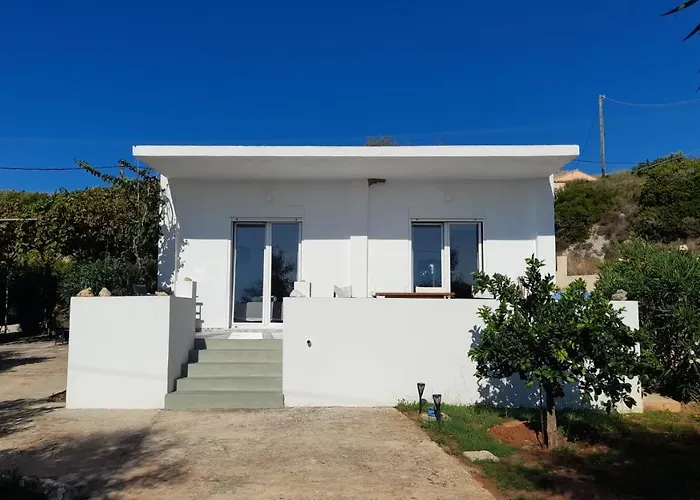 Beachfront Oleanders House In Skala Дом отдыха *
