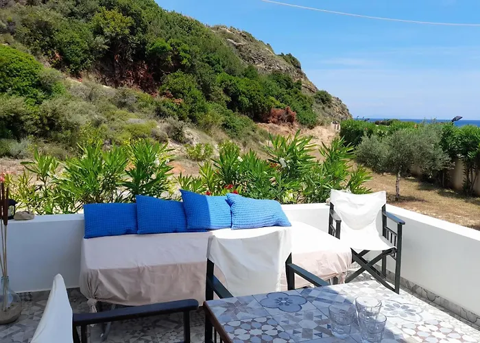 Beachfront Oleanders House In Skala Skala (Kefalonia)