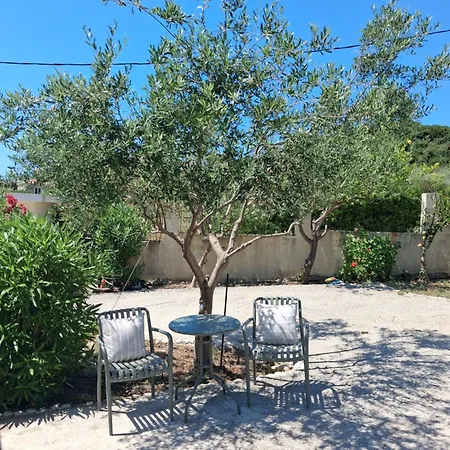 Hébergement de vacances Beachfront Oleanders House In Skala